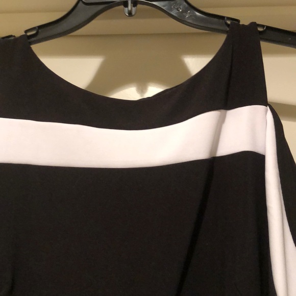 Cold shoulder tunic - Picture 3 of 6